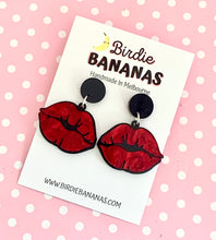 Load image into Gallery viewer, Red Lips Dangle Earrings