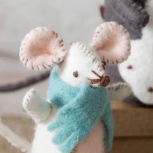Load image into Gallery viewer, Mouse Family Felt Craft Kit