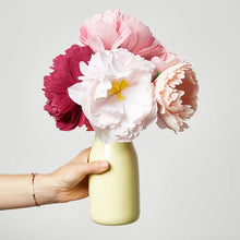 Load image into Gallery viewer, Paper Flower Kit