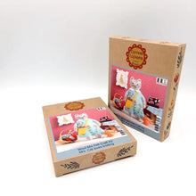 Load image into Gallery viewer, Mrs Cat Loves Knitting Felt Craft Mini Kit