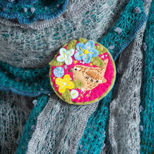 Load image into Gallery viewer, Wren Brooch Felt Craft Kit
