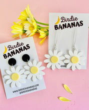 Load image into Gallery viewer, Daisy Dangle Earrings