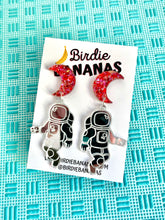 Load image into Gallery viewer, Astronaut Space Earrings