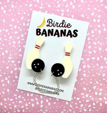 Load image into Gallery viewer, Bowling Sweater Clips