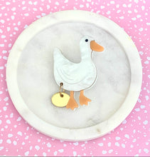Load image into Gallery viewer, Golden Goose Brooch
