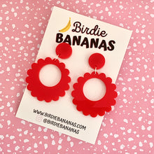 Load image into Gallery viewer, red scalloped circle hoop earrings
